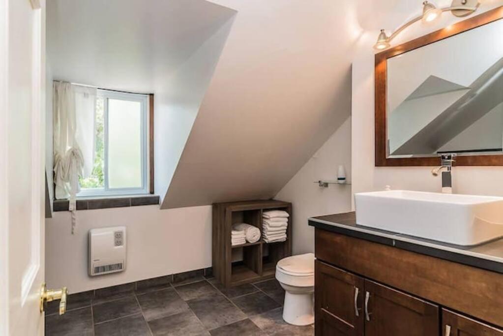 North House - Mtl Artist Loft - Champs Apartment Монреал Екстериор снимка